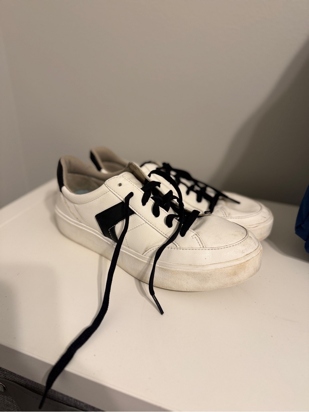 Dr.Scholls Time Off Platform Sneakers Size 8.5